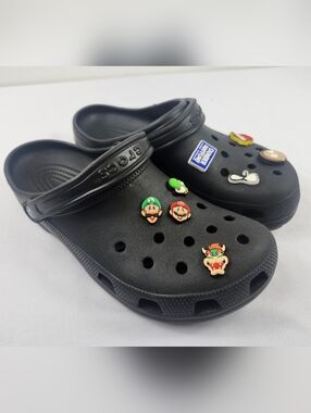 CROCS Mens Size 12 Black Classic Clog Shoes with Super Mario Jibbitz